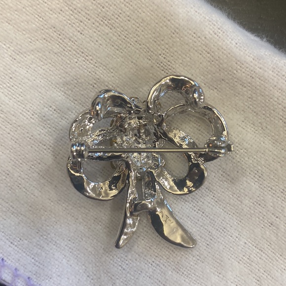 Fashion pin - Picture 2 of 3